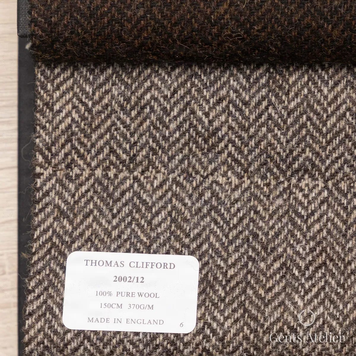 Образец ткани Thomas Clifford 2002/12 с этикеткой, серый