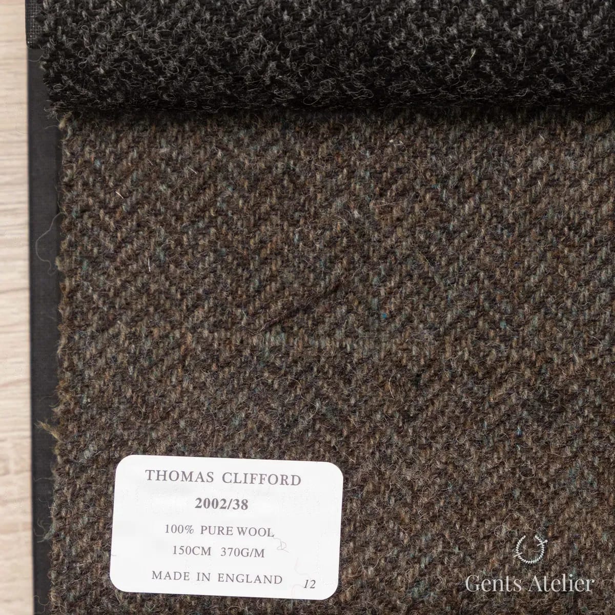 Образец ткани Thomas Clifford 2002/38 с этикеткой, тёмно-коричневый