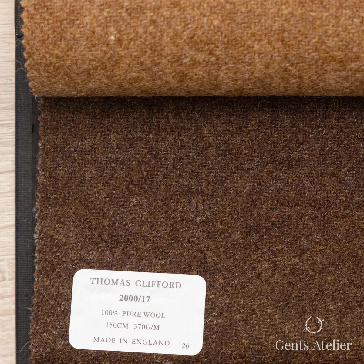 Образец ткани Thomas Clifford 2000/17 с этикеткой, коричневый