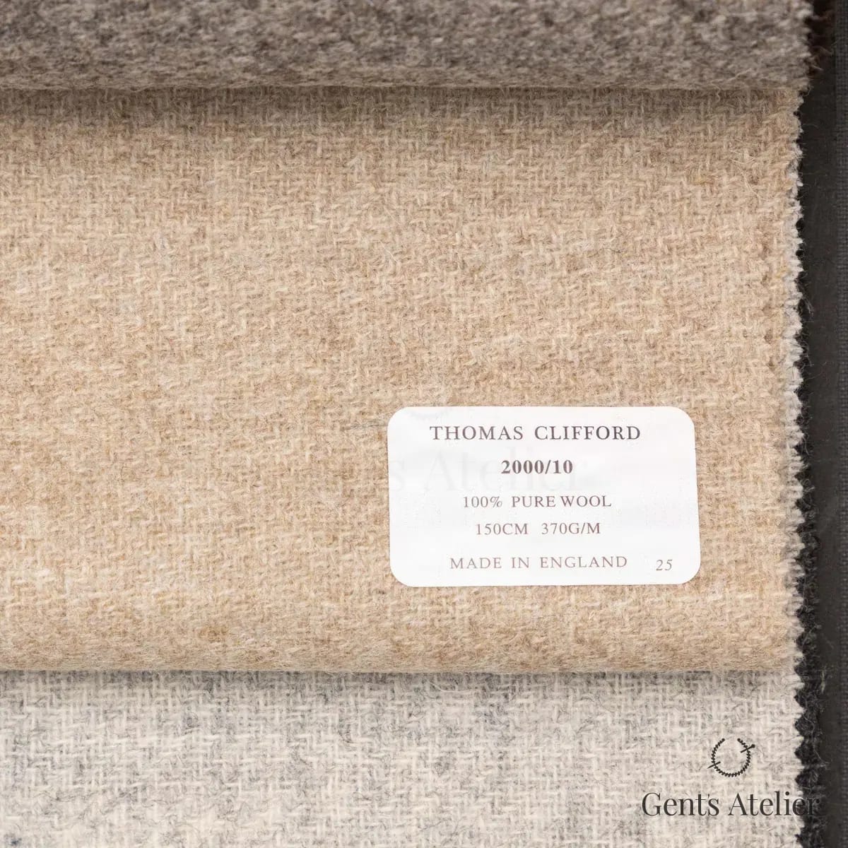 Образец ткани Thomas Clifford 2000/10 с этикеткой, бежевый
