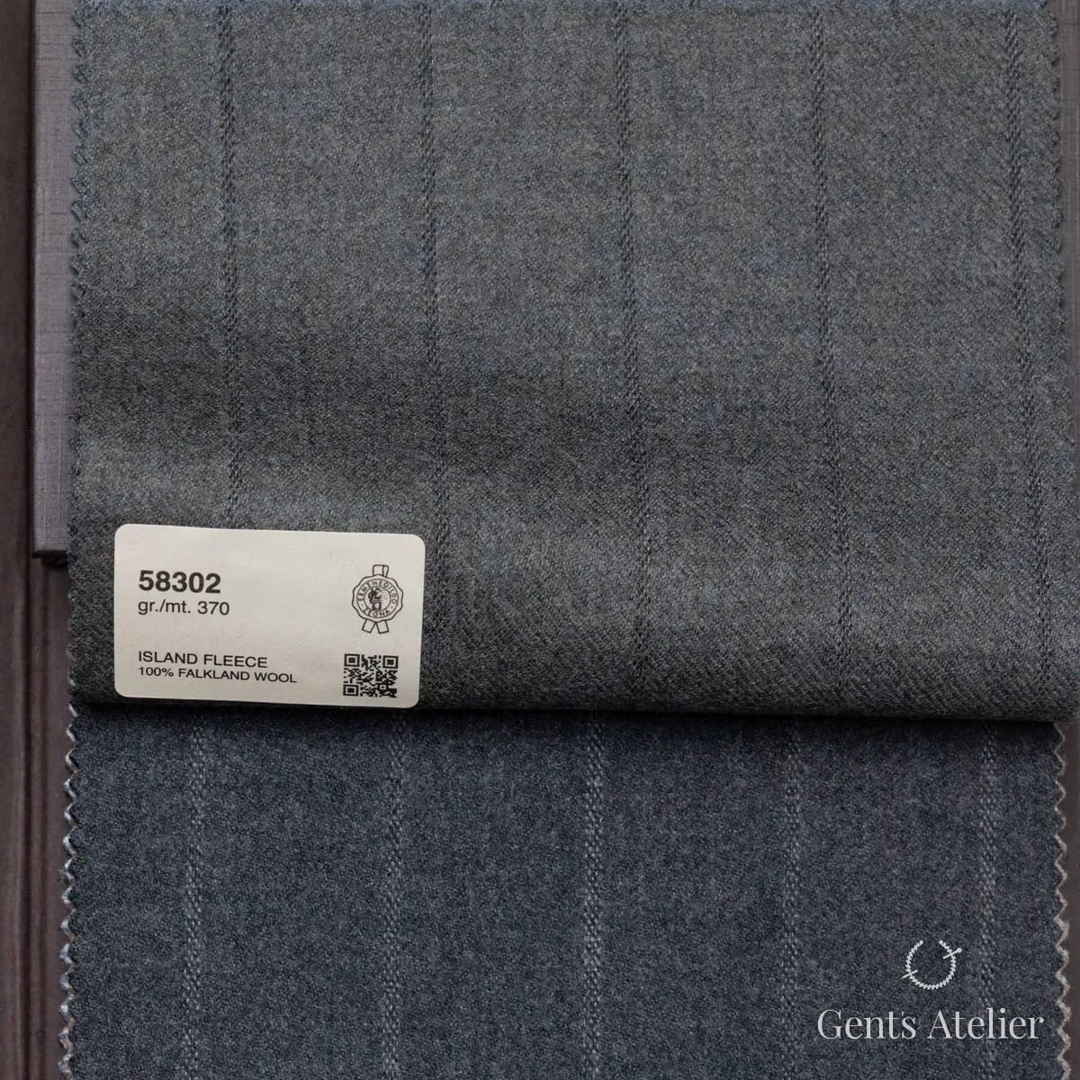 Образец ткани Ermenegildo Zegna 58302 с этикеткой, серый