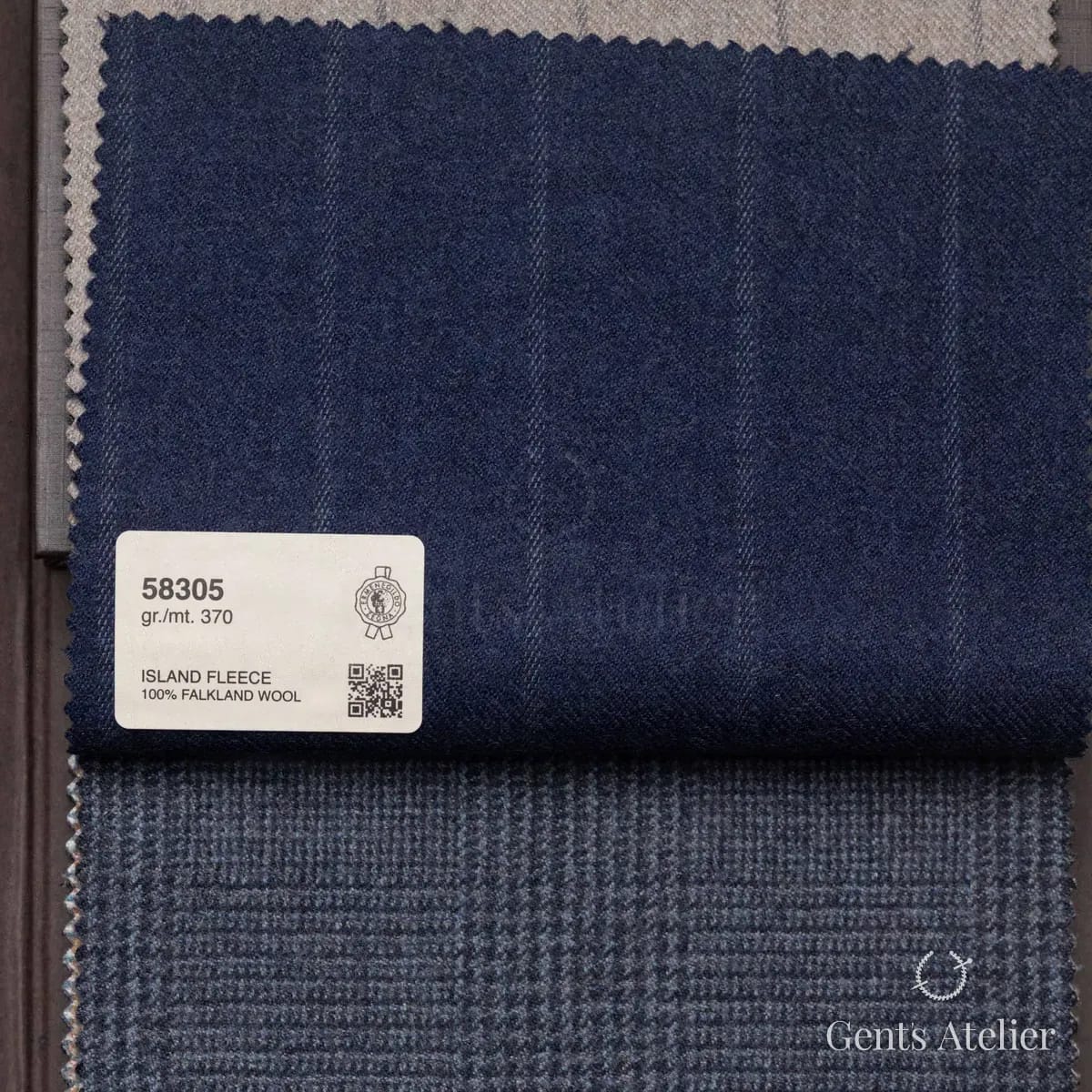 Образец ткани Ermenegildo Zegna 58305 с этикеткой, тёмно-синий