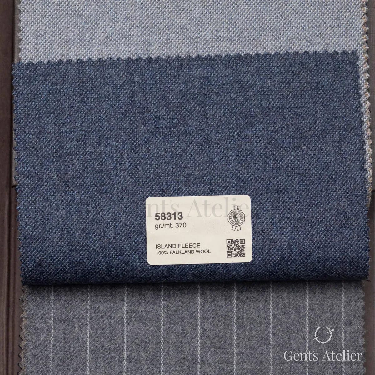 Образец ткани Ermenegildo Zegna 58313 с этикеткой, тёмно-синий