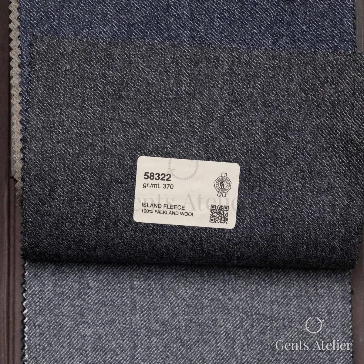 Образец ткани Ermenegildo Zegna 58322 с этикеткой, тёмно-синий