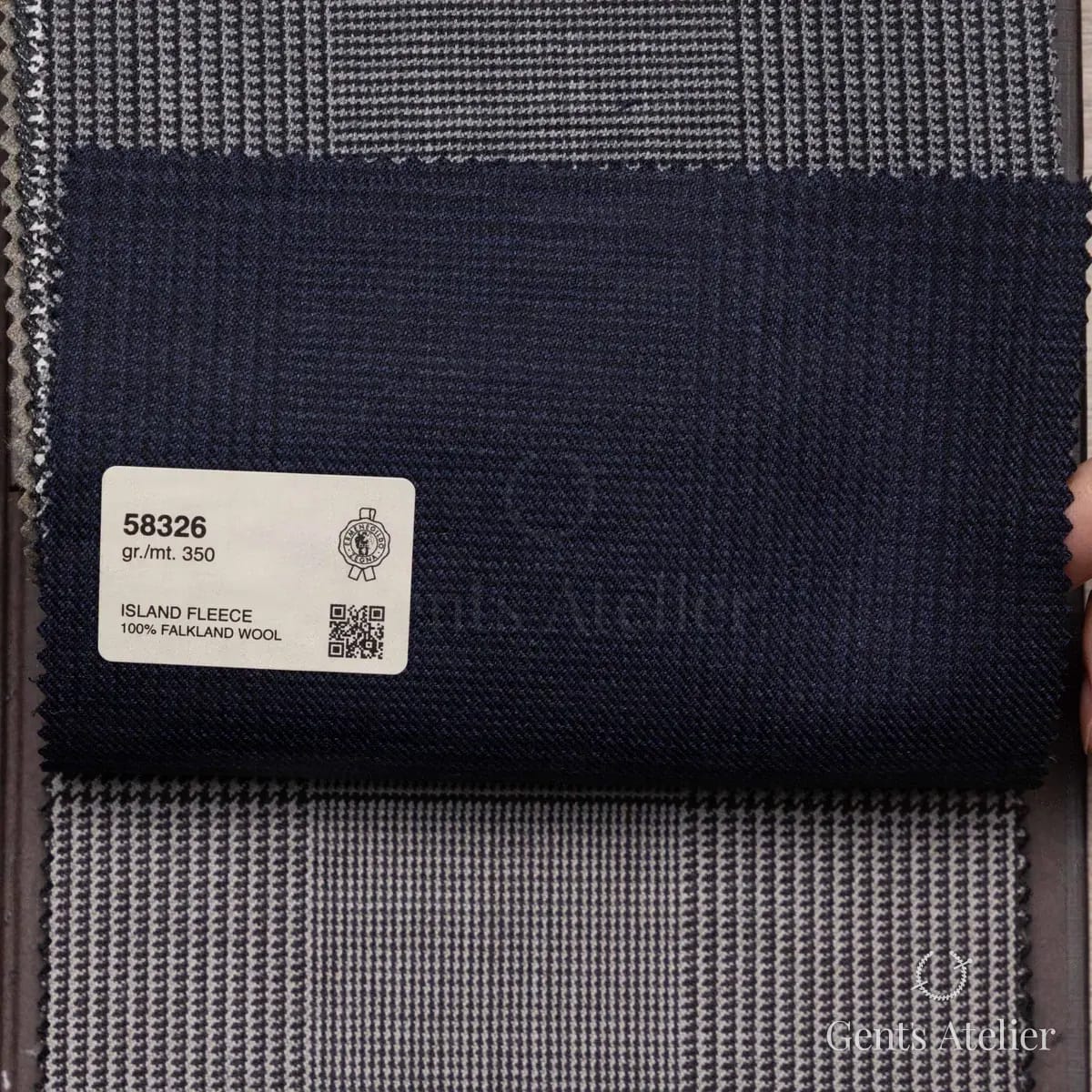 Образец ткани Ermenegildo Zegna 58326 с этикеткой, тёмно-синий