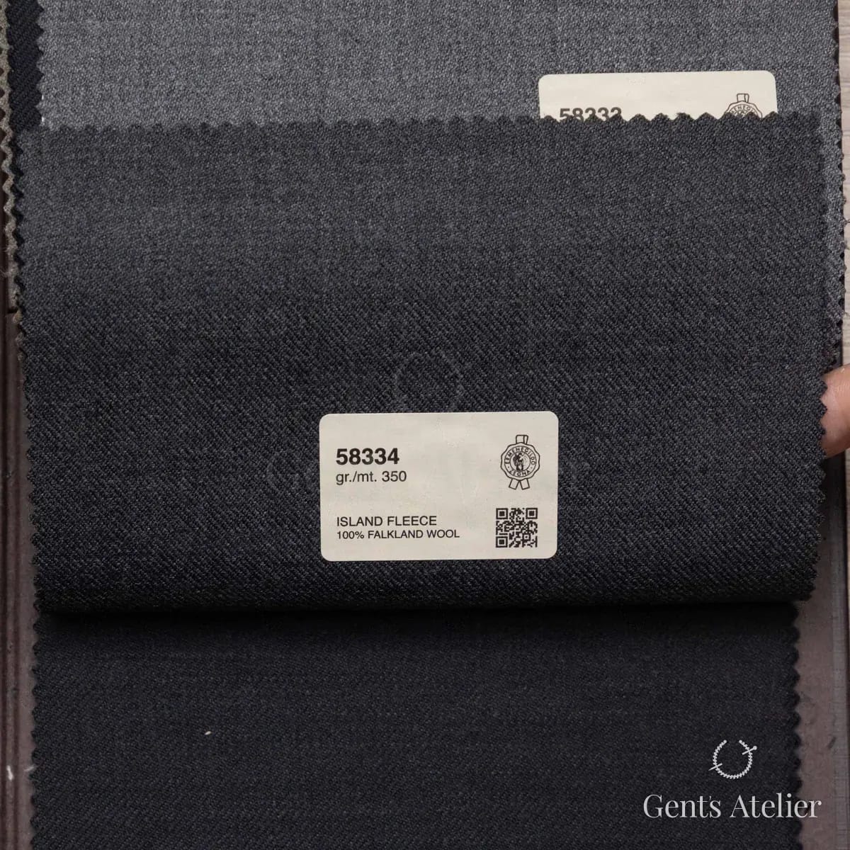 Образец ткани Ermenegildo Zegna 58334 с этикеткой, антрацит