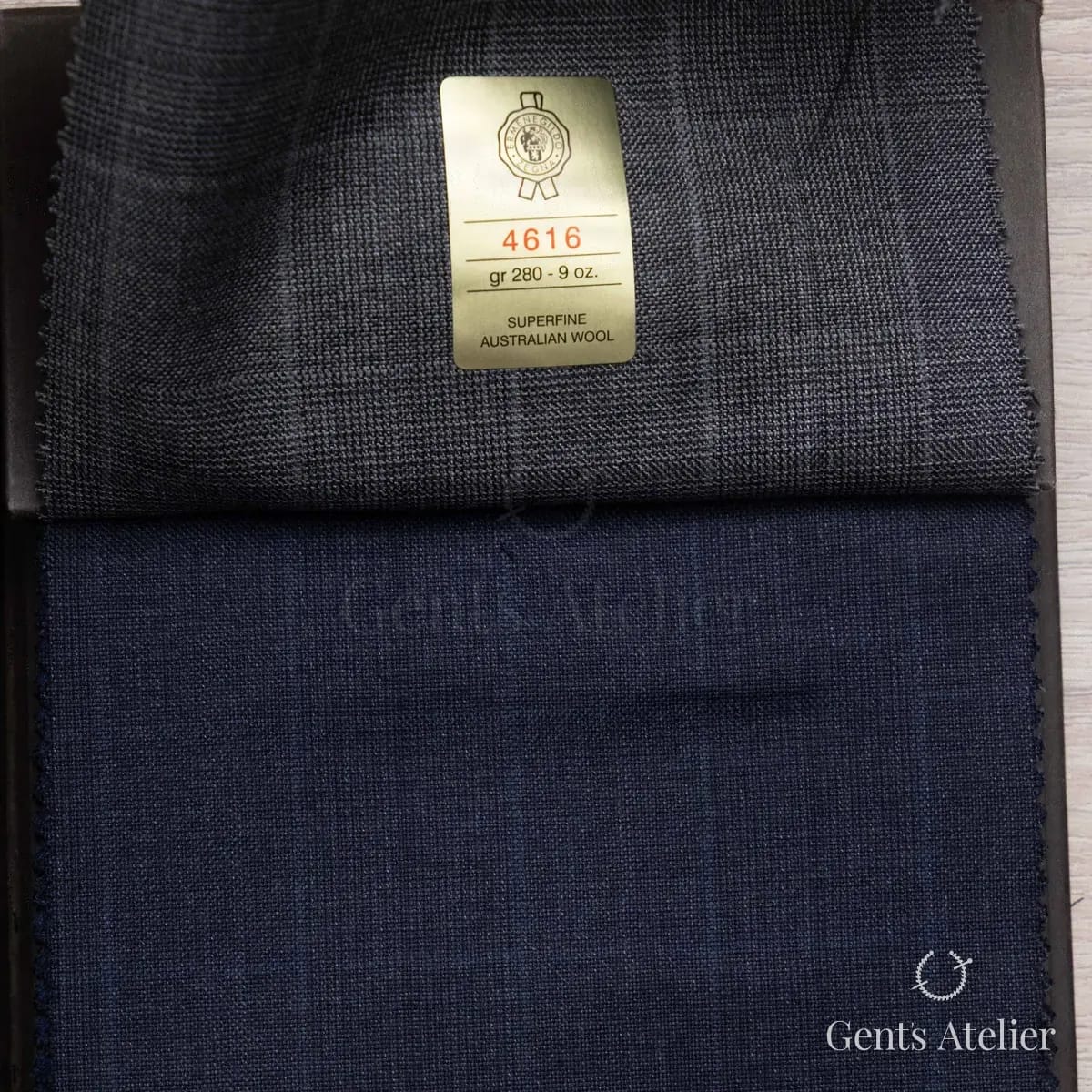 Образец ткани Ermenegildo Zegna 4616 с этикеткой, тёмно-серый