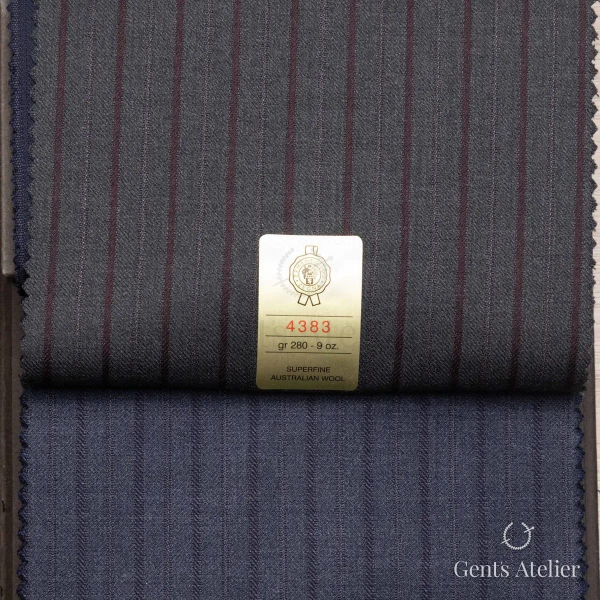 Образец ткани Ermenegildo Zegna 4383 с этикеткой, тёмно-синий