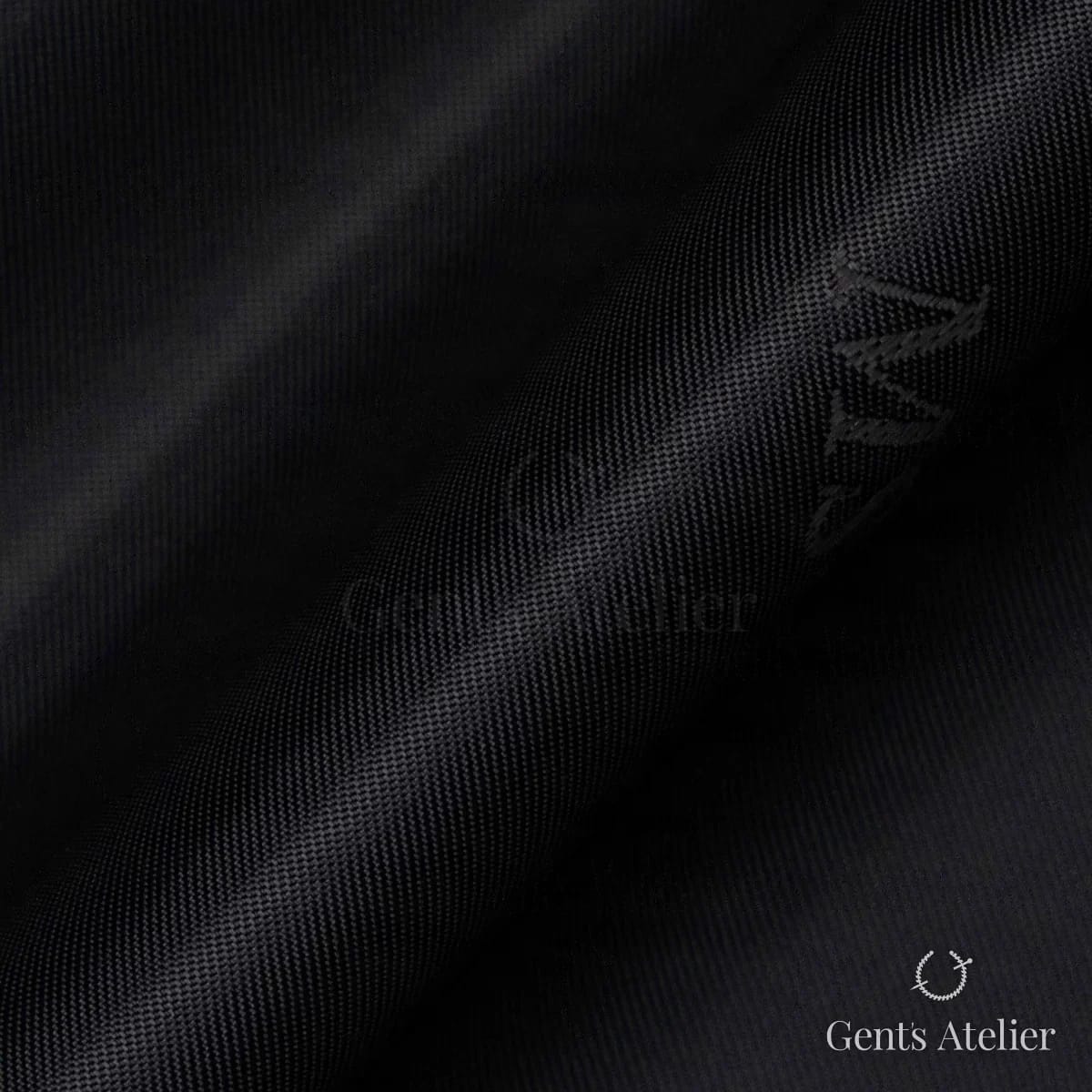 Драпировка ткани Gladson Black - My Initials - B крупным планом