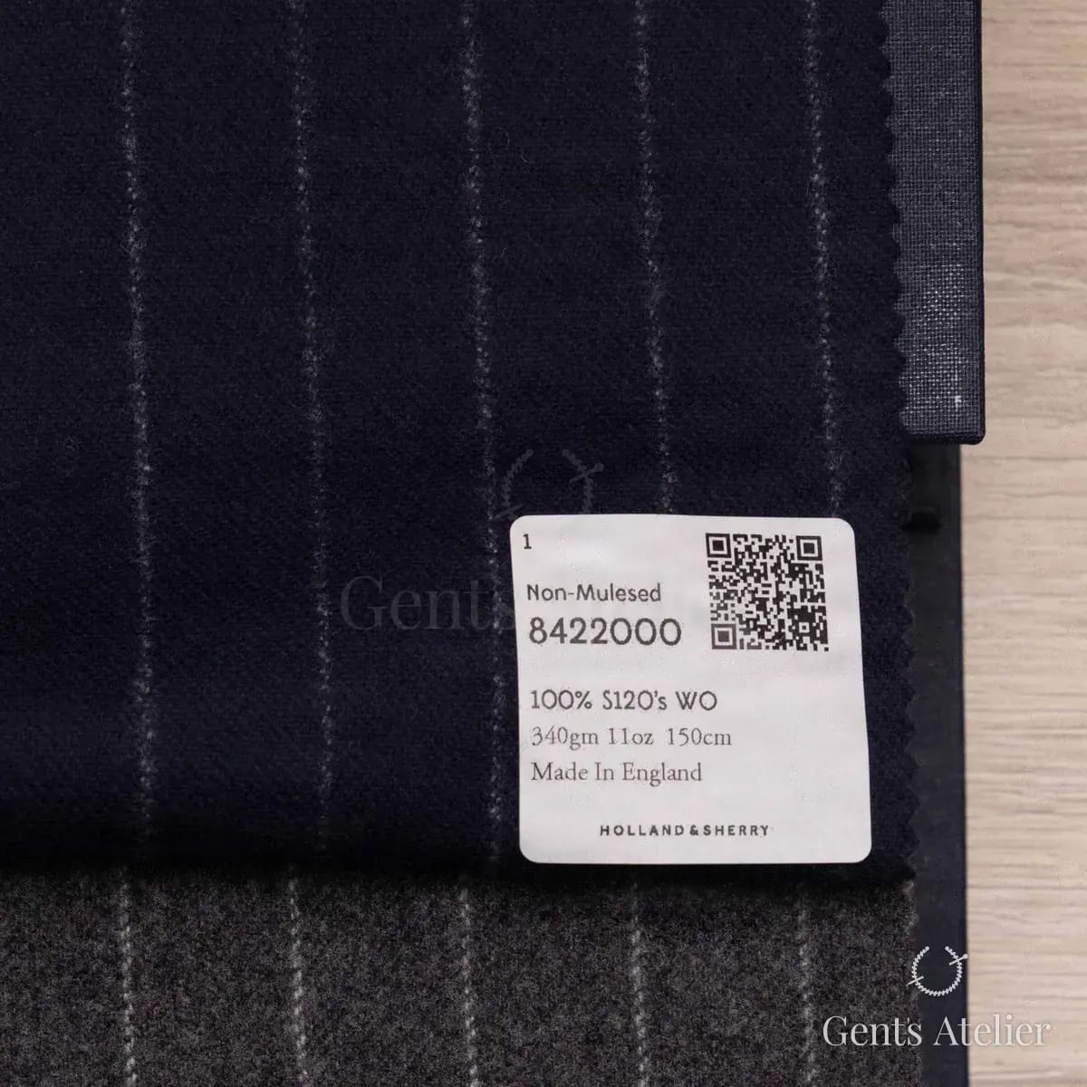 Образец ткани Holland & Sherry 8422000 с этикеткой, тёмно-синий