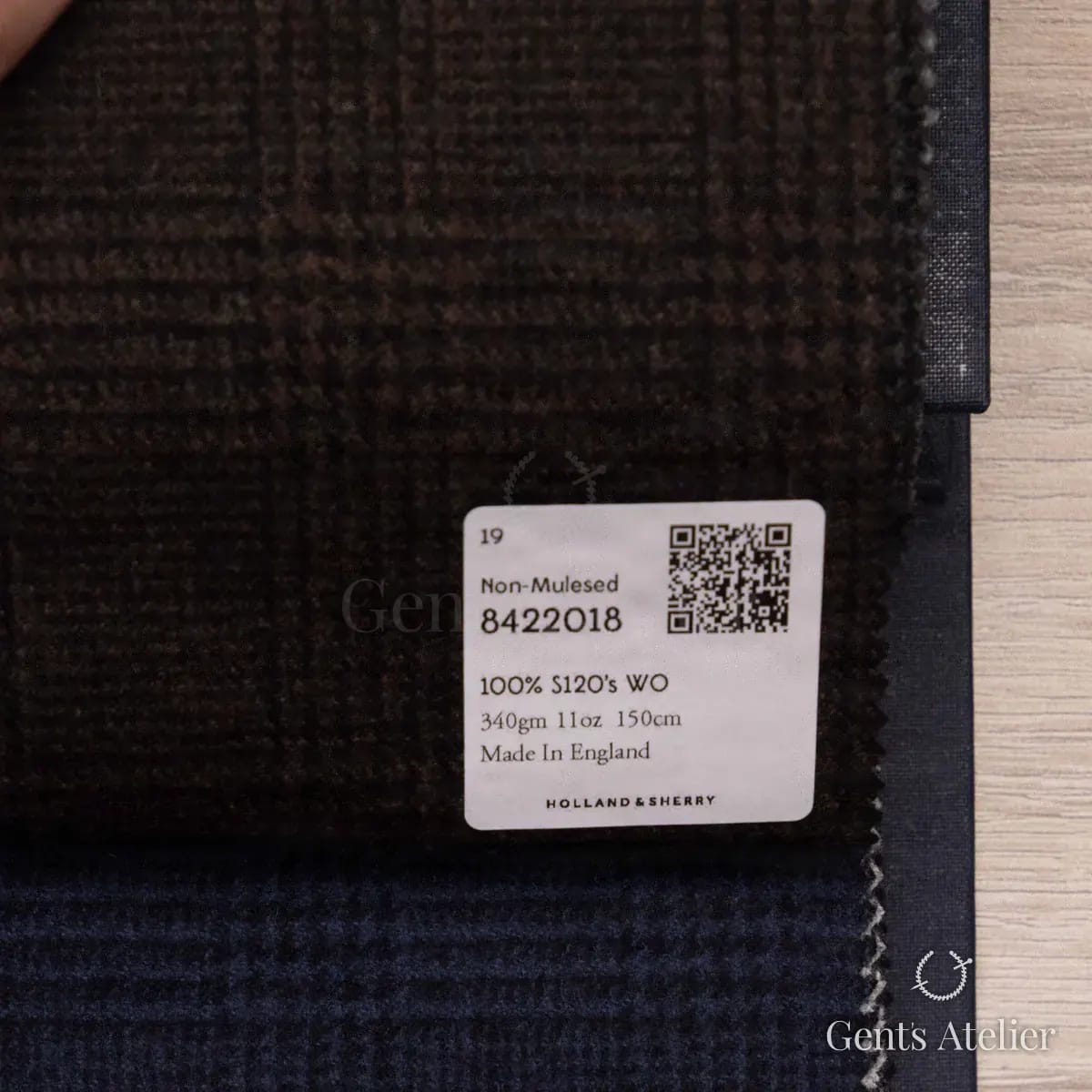 Образец ткани Holland & Sherry 8422018 с этикеткой, тёмно-коричневый