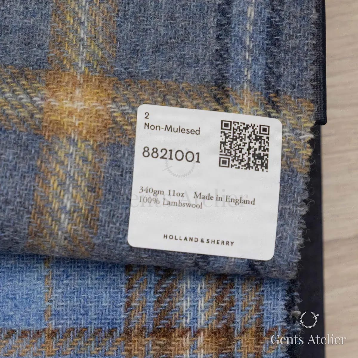 Образец ткани Holland & Sherry 8821001 с этикеткой, синий
