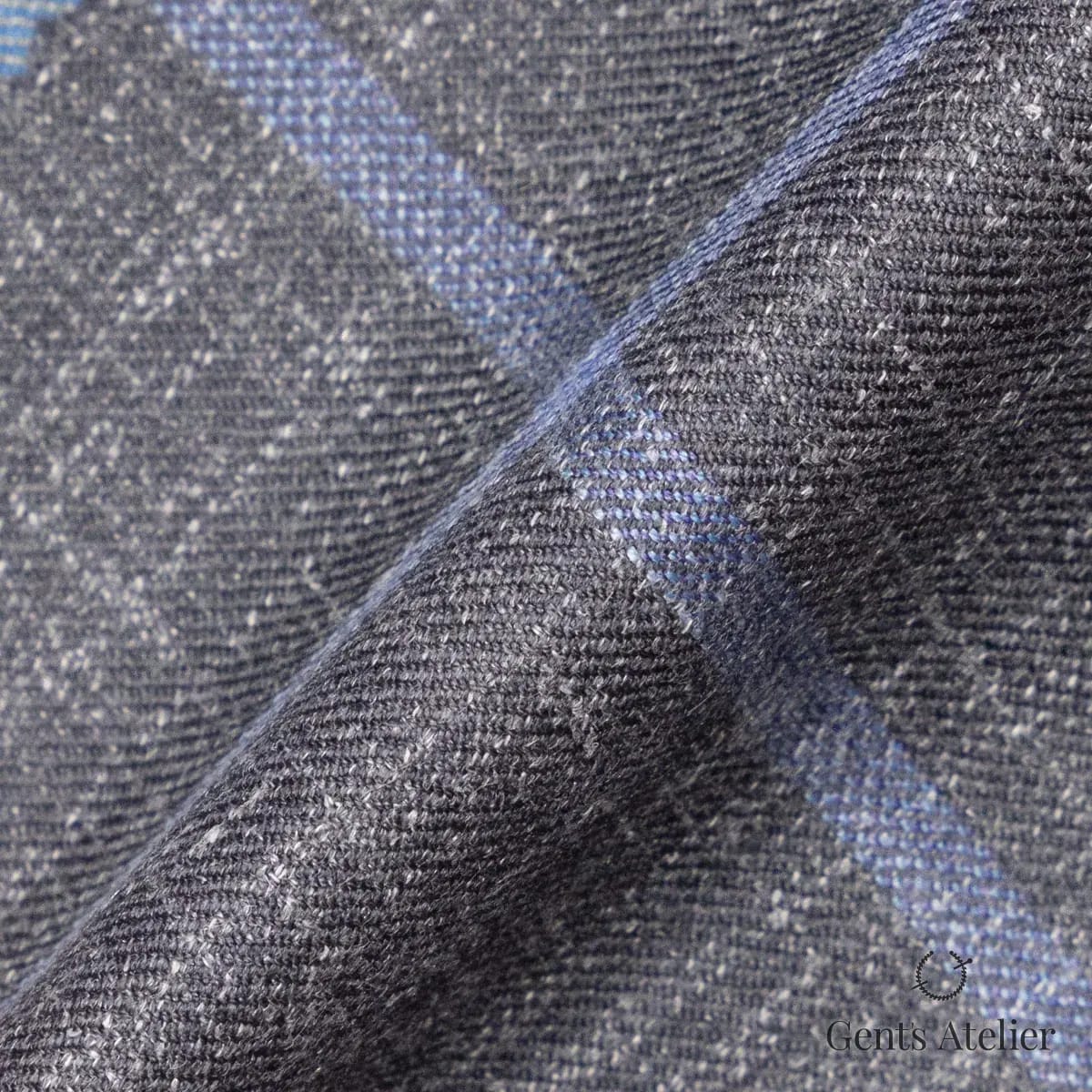 Драпировка ткани Gent's Colors 2299-7 крупным планом
