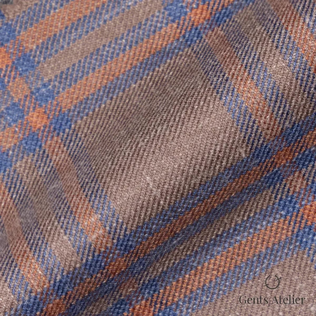 Драпировка ткани Gent's Colors 2299-8 крупным планом