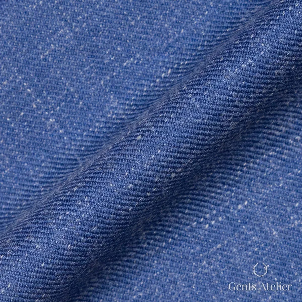 Драпировка ткани Gent's Colors 2299-102 крупным планом