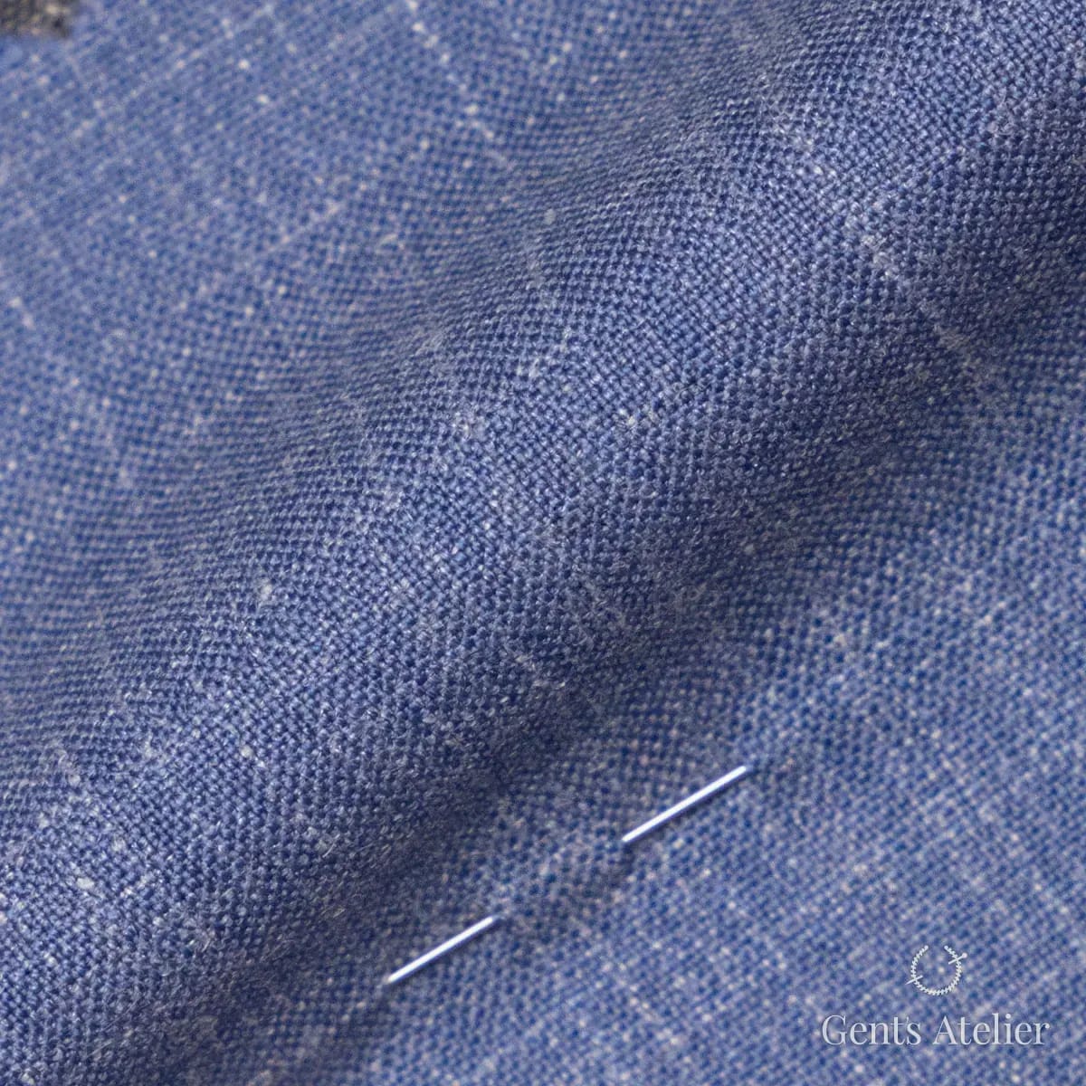 Драпировка ткани Gent's Colors 2399-7 крупным планом