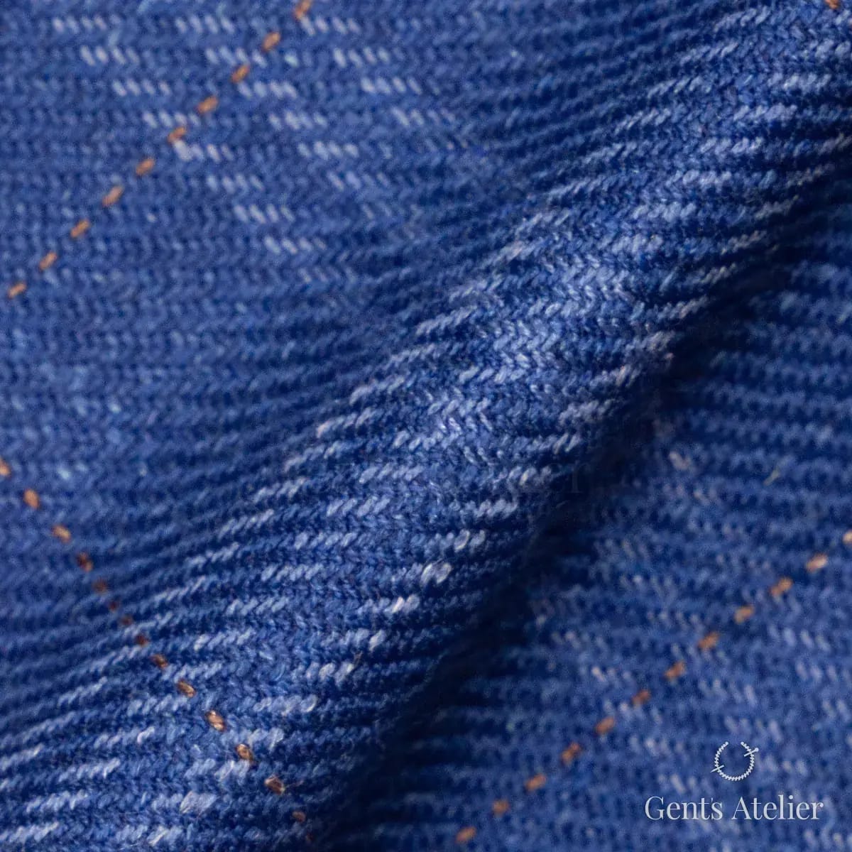Драпировка ткани Gent's Colors 2699-16 крупным планом