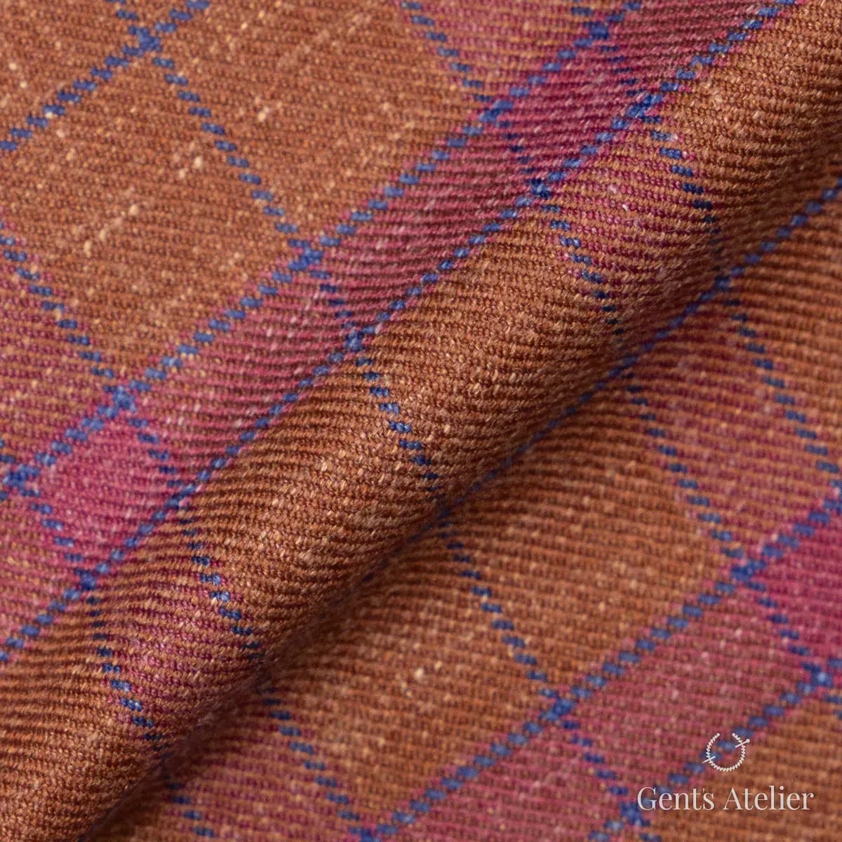 Драпировка ткани Gent's Colors 2699-18 крупным планом