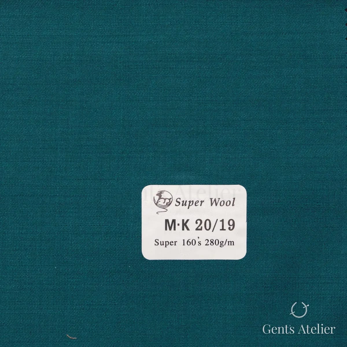 Образец ткани Gent's Colors M·K20/19 с этикеткой, зелёный