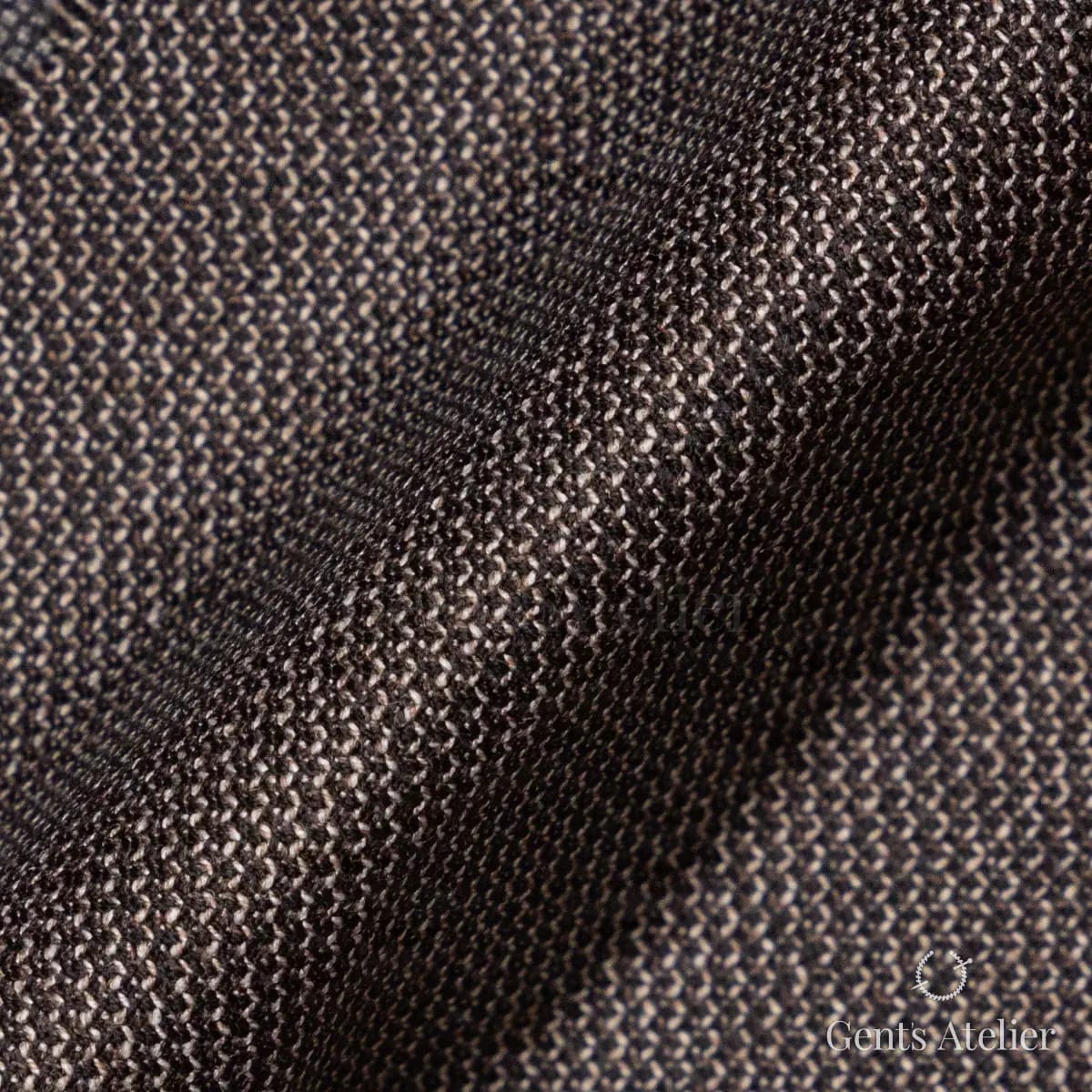 Драпировка ткани Gent's Colors M·K2080/6 крупным планом