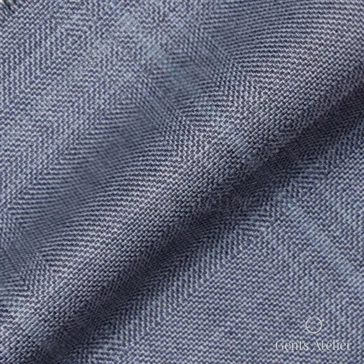 Драпировка ткани Gent's Colors M·K2080/10 крупным планом