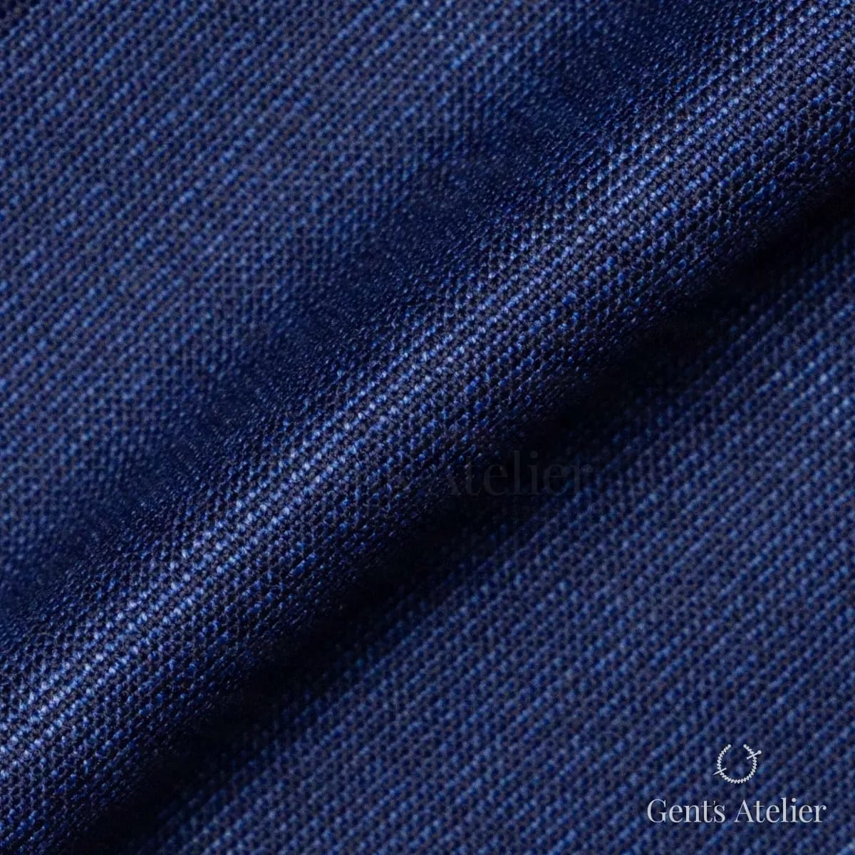 Драпировка ткани Gent's Colors M·K2080/13 крупным планом