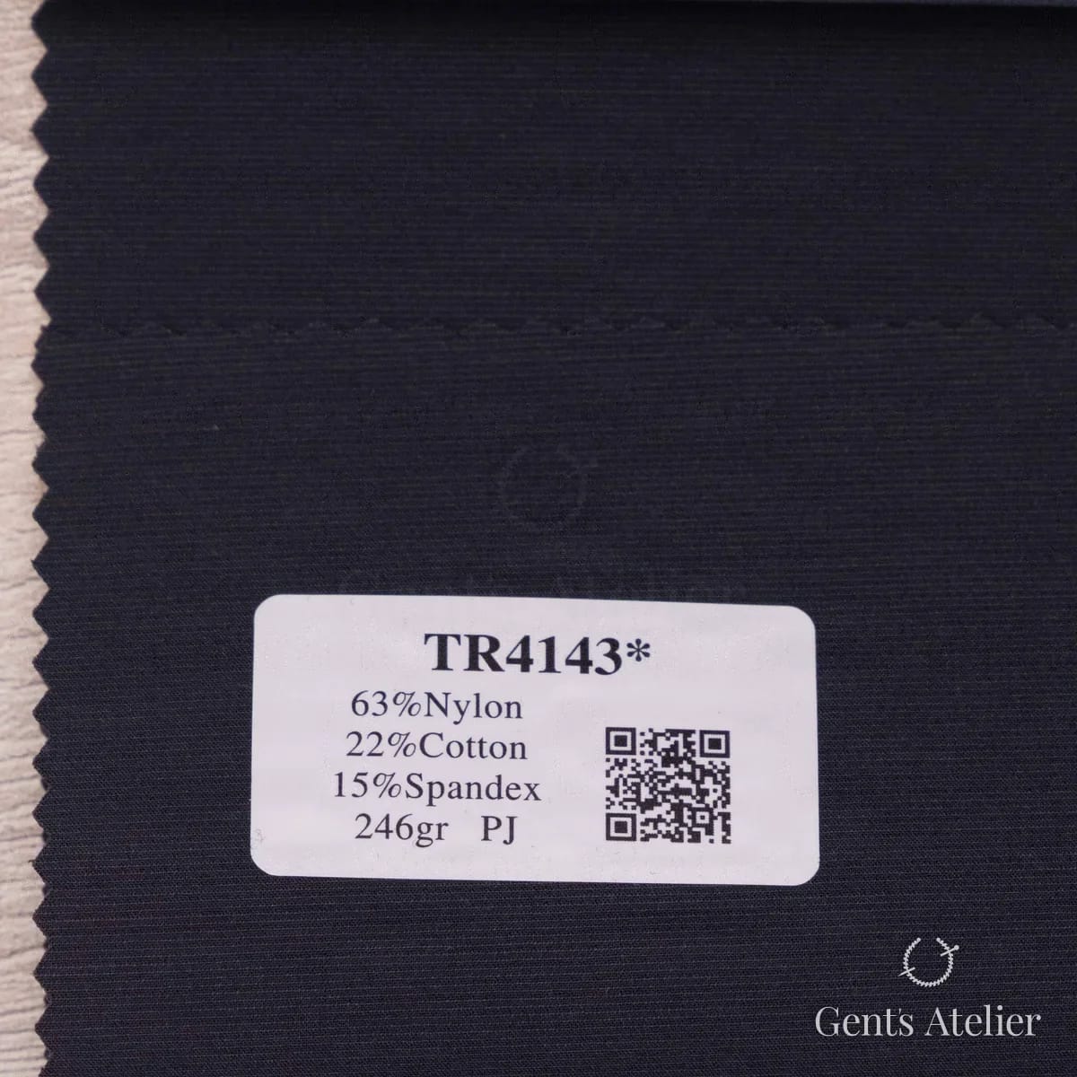 Образец ткани Soft Coats and Knits TR4143 с этикеткой, очень тёмный сине-чёрный (чернильный)