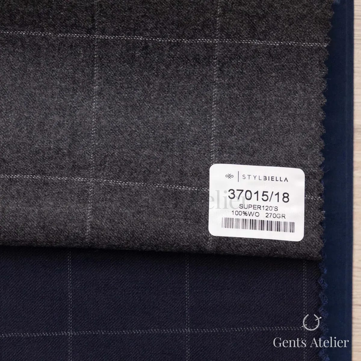 Образец ткани Stylbiella 37015/18 с этикеткой, серый