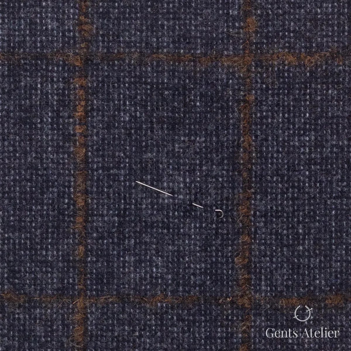 Зимний костюм из Stylbiella 37042/18 — тёмно-синий, 100% шерсть