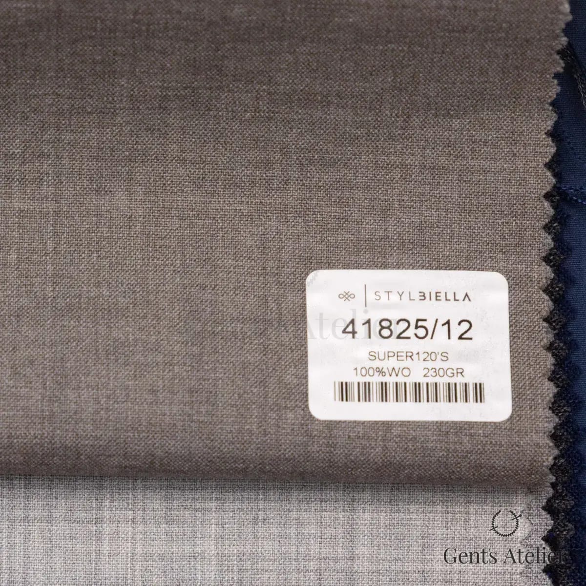 Образец ткани Stylbiella 41825/12 с этикеткой, серый