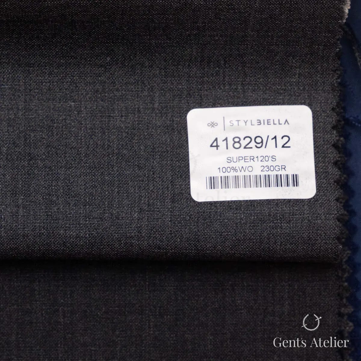 Образец ткани Stylbiella 41829/12 с этикеткой, антрацит