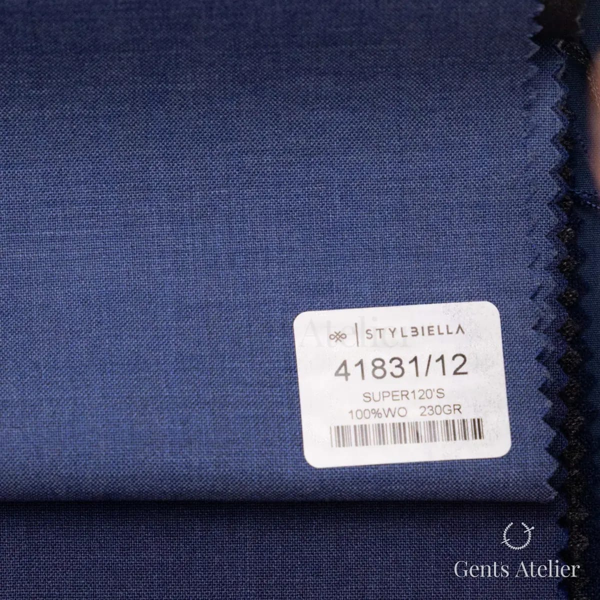 Образец ткани Stylbiella 41831/12 с этикеткой, синий