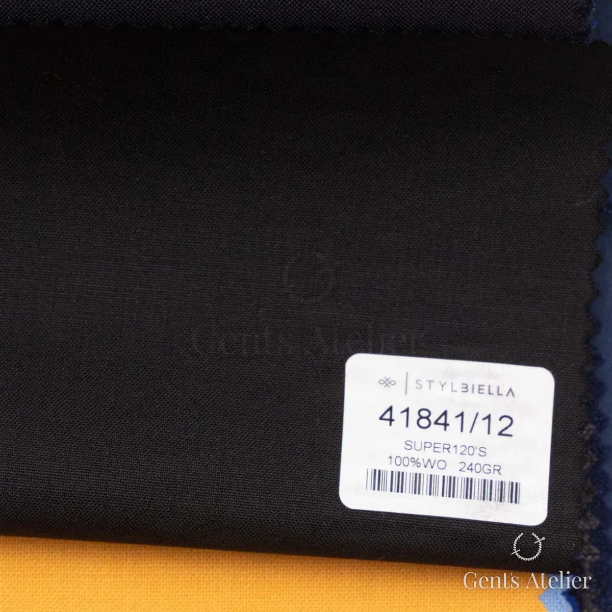 Образец ткани Stylbiella 41841/12 с этикеткой, чёрный