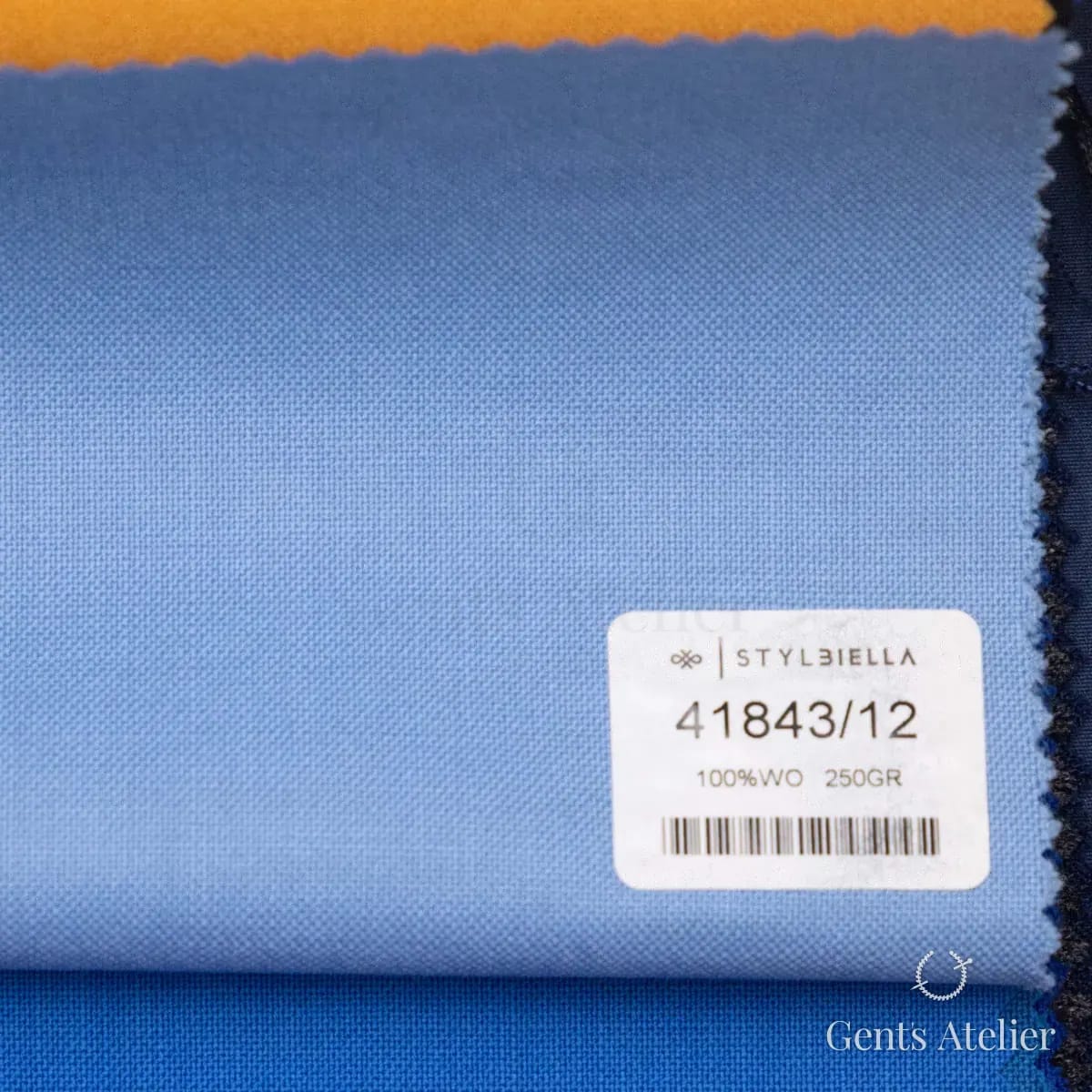 Образец ткани Stylbiella 41843/12 с этикеткой, голубой
