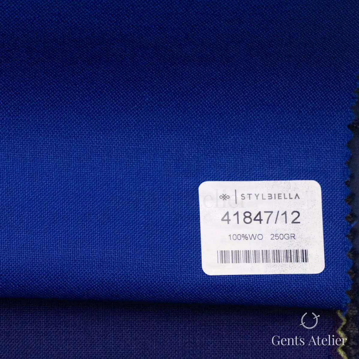 Образец ткани Stylbiella 41847/12 с этикеткой, ярко-синий
