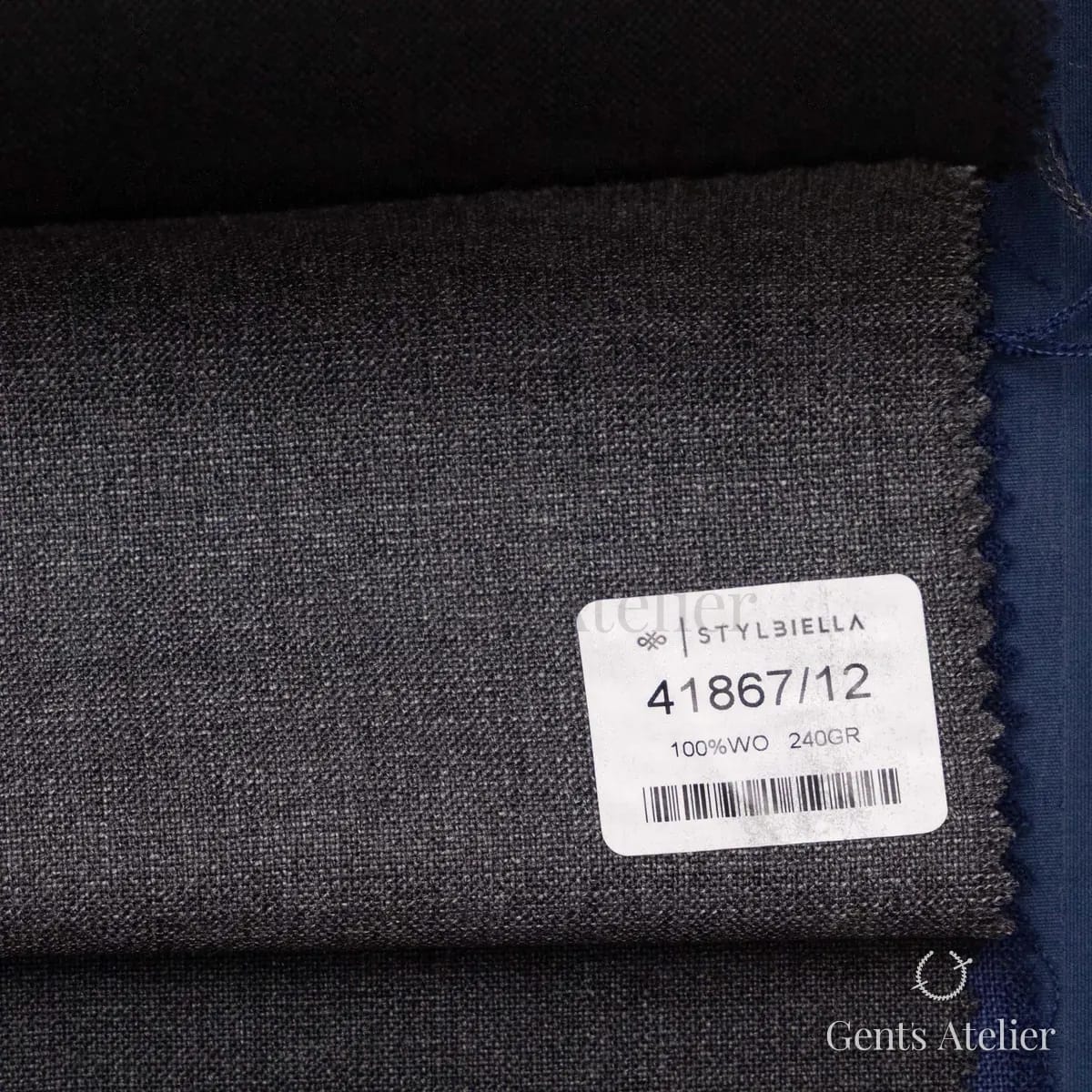 Образец ткани Stylbiella 41867/12 с этикеткой, серый