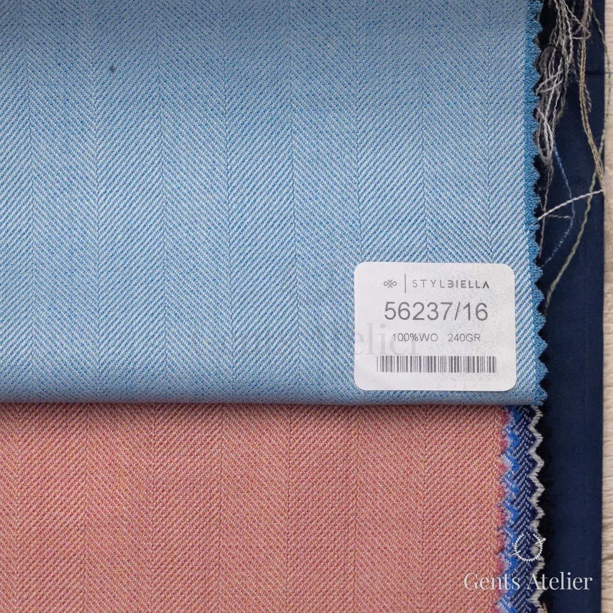 Образец ткани Stylbiella 56237/16 с этикеткой, голубой