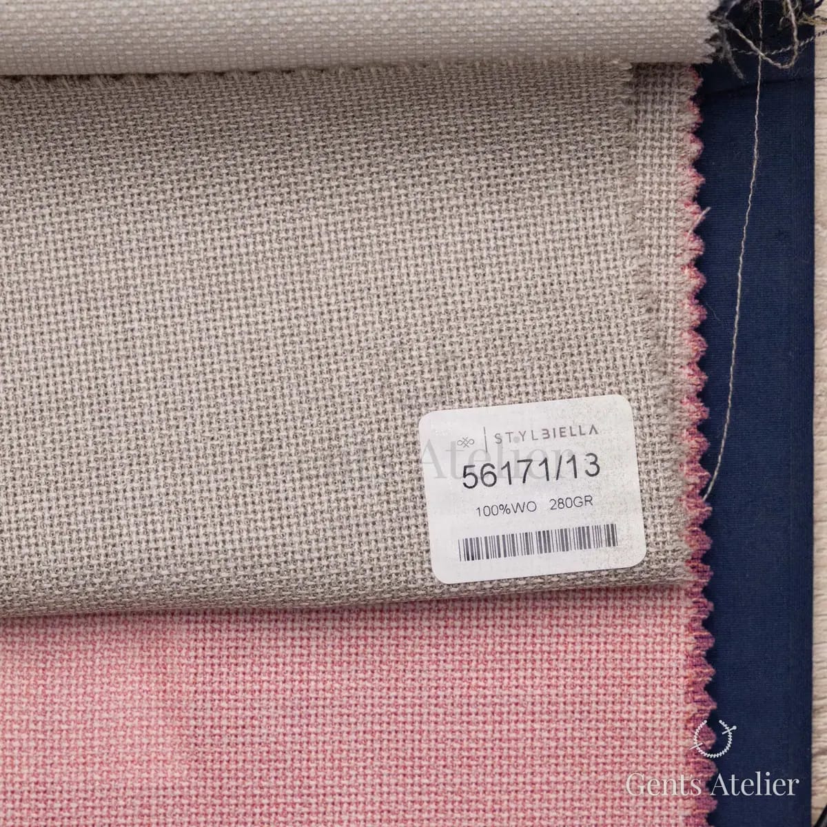 Образец ткани Stylbiella 56171/13 с этикеткой, светло-бежевый