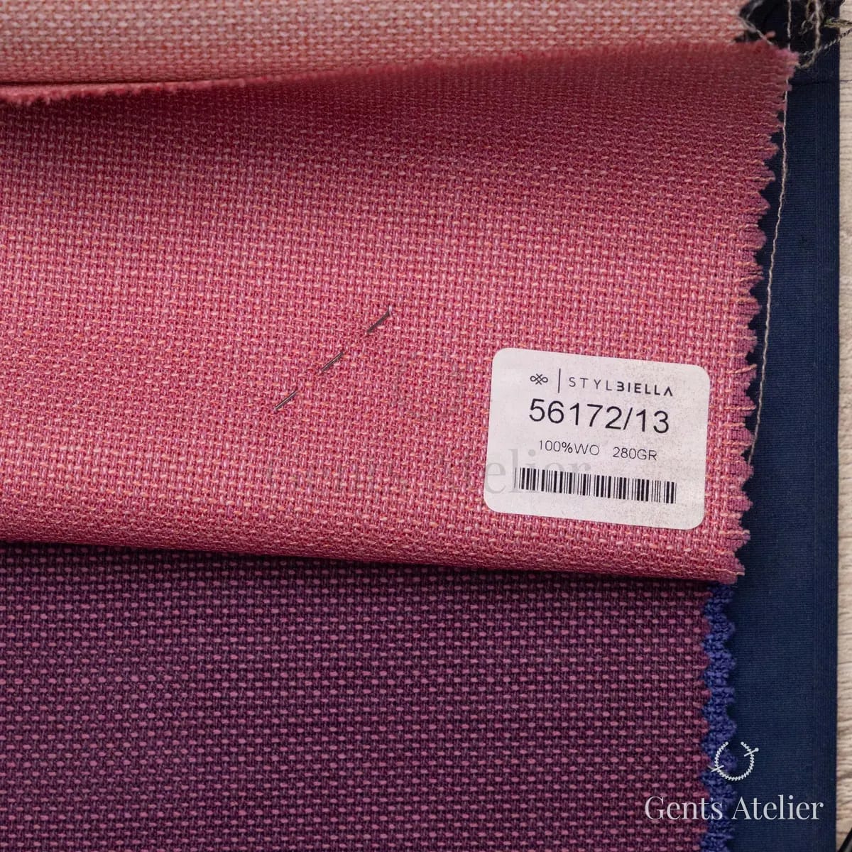 Образец ткани Stylbiella 56172/13 с этикеткой, коралловый