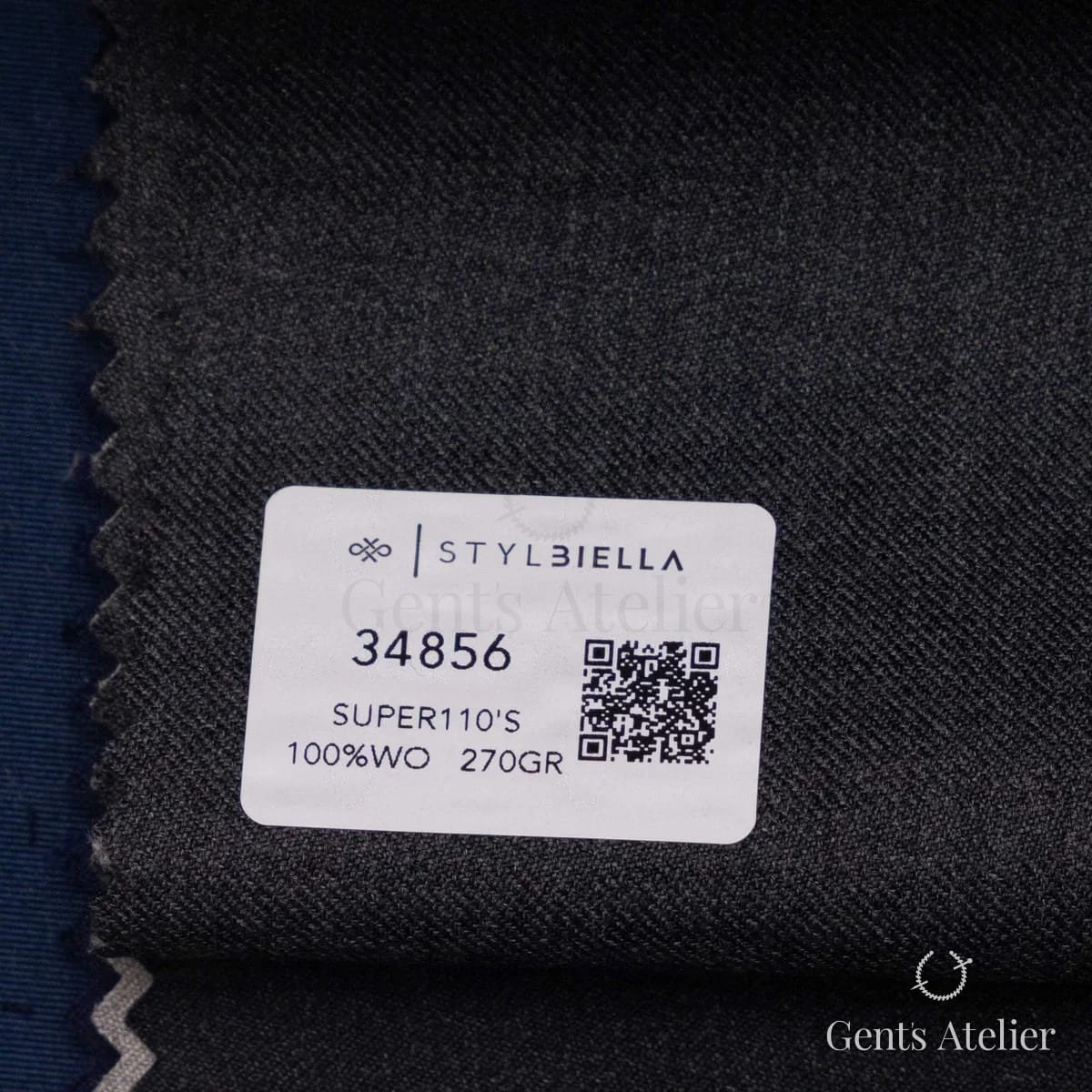 Образец ткани Stylbiella 34856 с этикеткой, тёмно-угольный, почти чёрный, твил