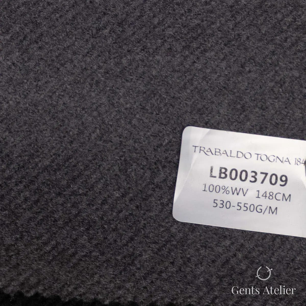 Образец ткани Trabaldo Togna LB003709 с этикеткой, тёмно-серый
