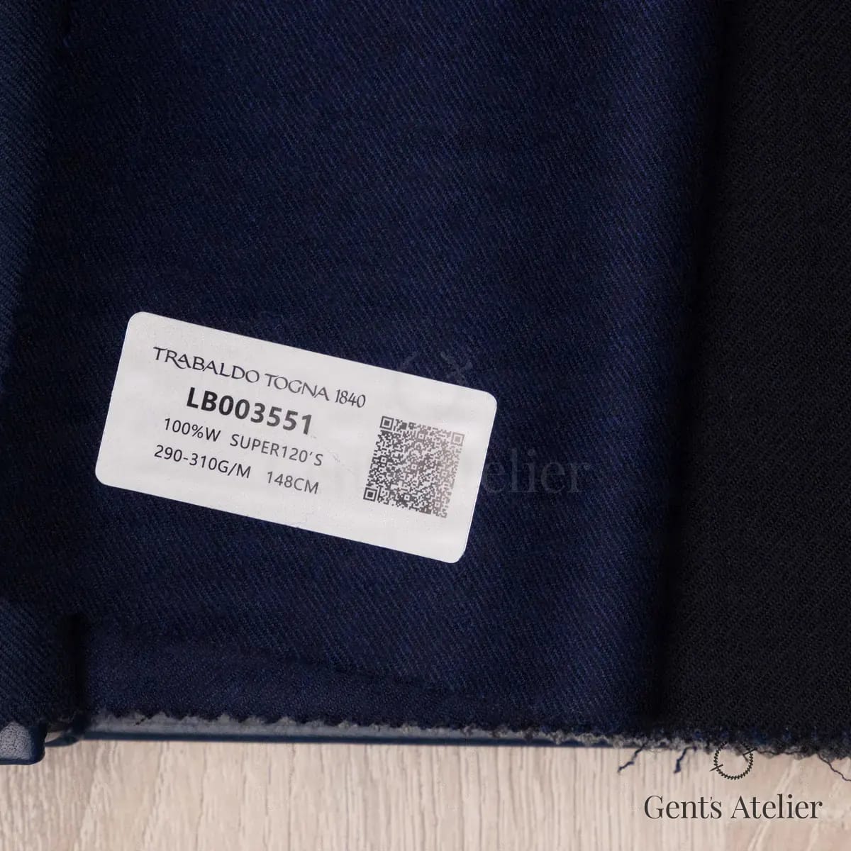 Образец ткани Trabaldo Togna LB003551 с этикеткой, тёмно-синий