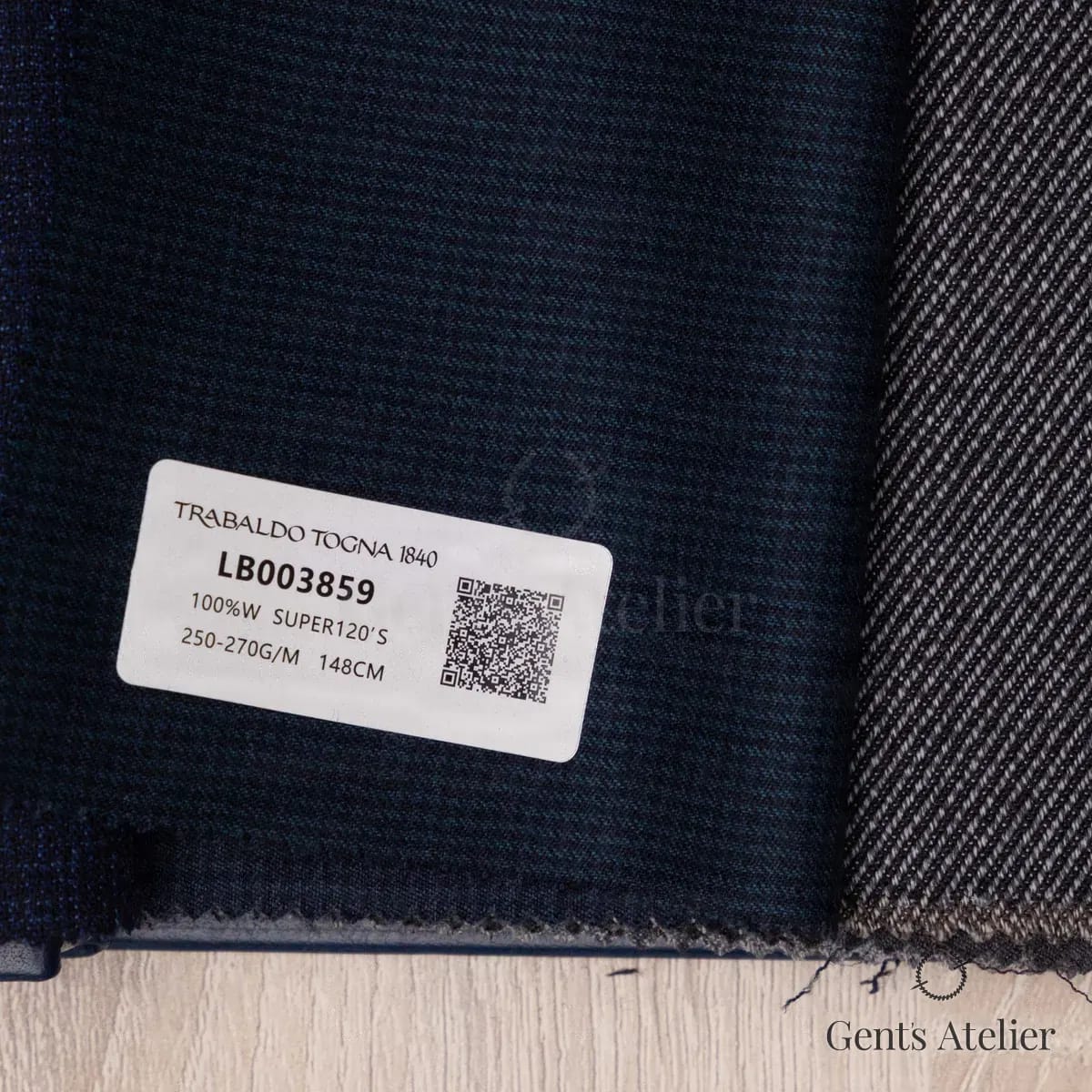 Образец ткани Trabaldo Togna LB003859 с этикеткой, тёмно-синий
