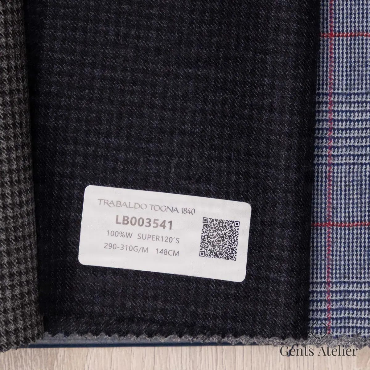 Образец ткани Trabaldo Togna LB003541 с этикеткой, тёмно-синий
