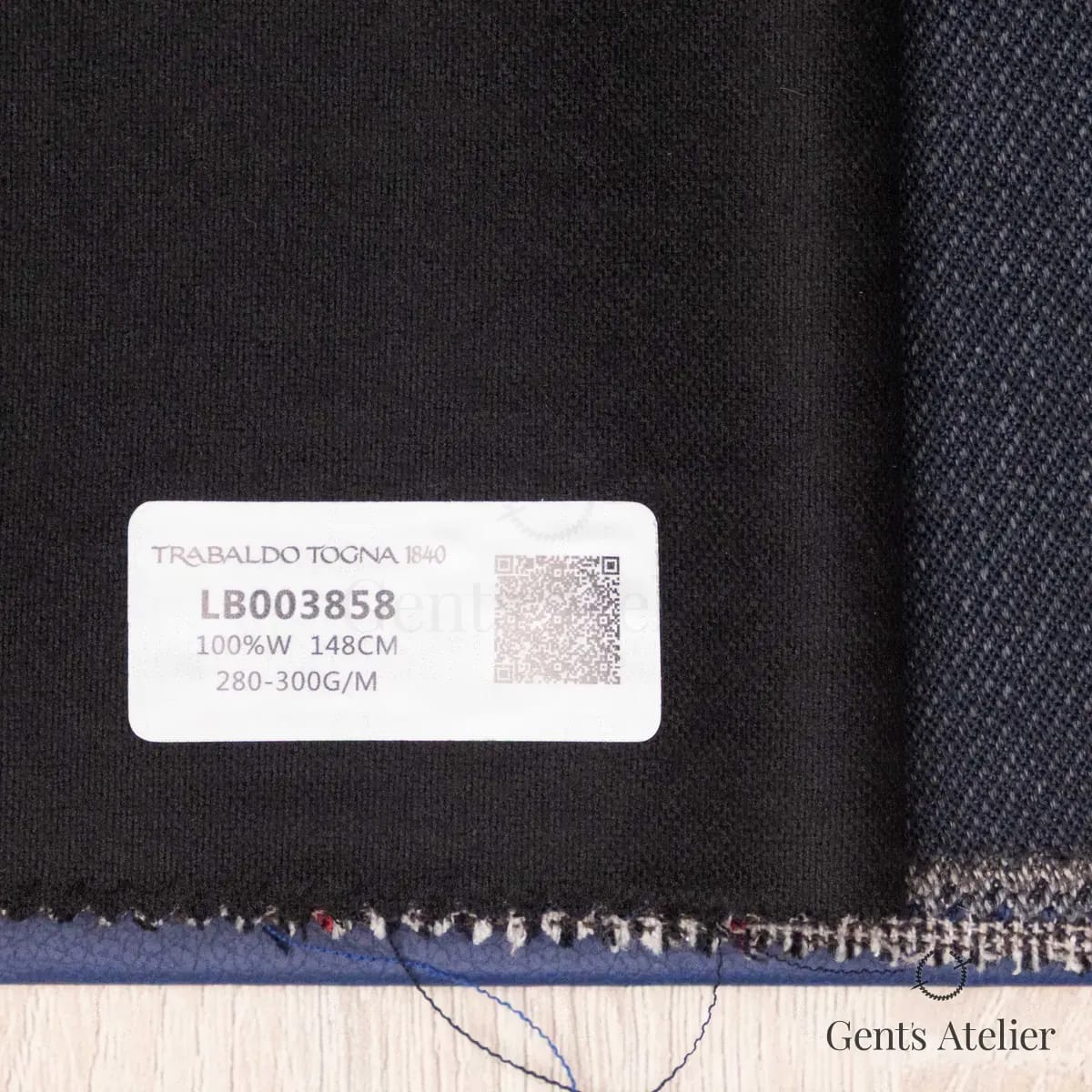 Образец ткани Trabaldo Togna LB003858 с этикеткой, чёрный