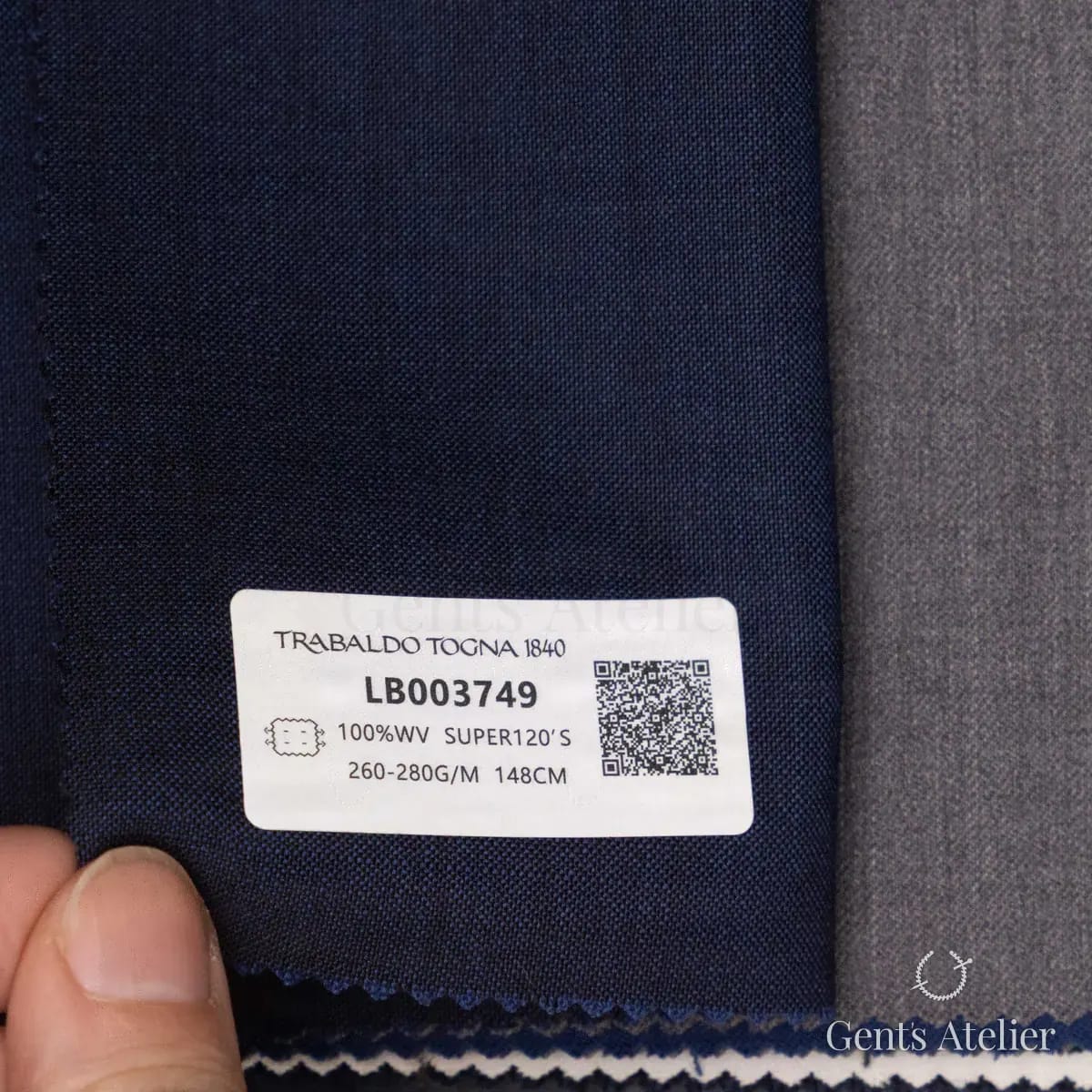 Образец ткани Trabaldo Togna LB003749 с этикеткой, тёмно-синий