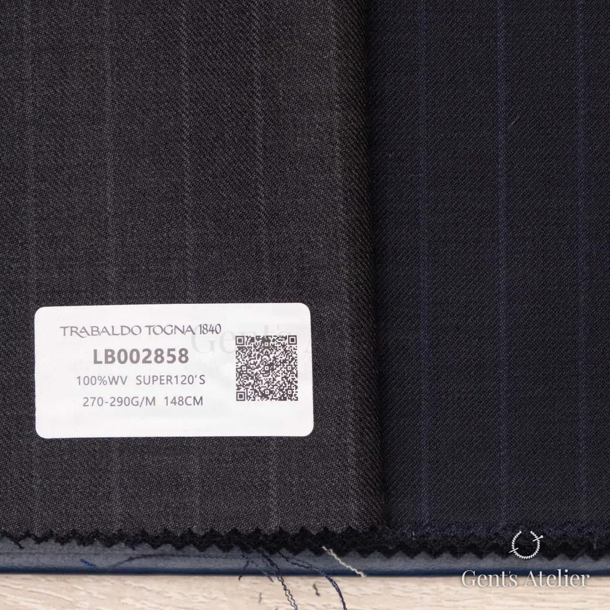 Образец ткани Trabaldo Togna LB002858 с этикеткой, тёмно-серый