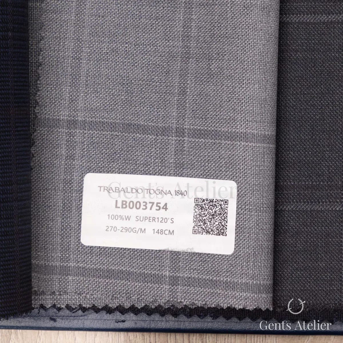 Образец ткани Trabaldo Togna LB003754 с этикеткой, светло-серый