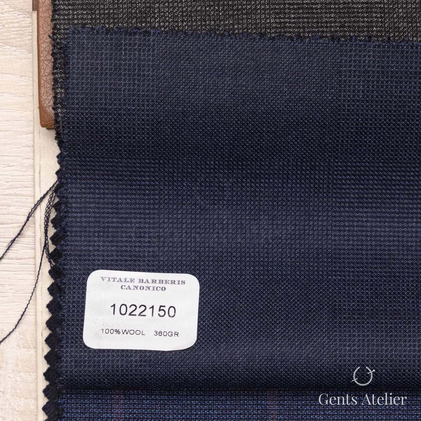 Образец ткани Vitale Barberis Canonico 1022150 с этикеткой, тёмно-синий