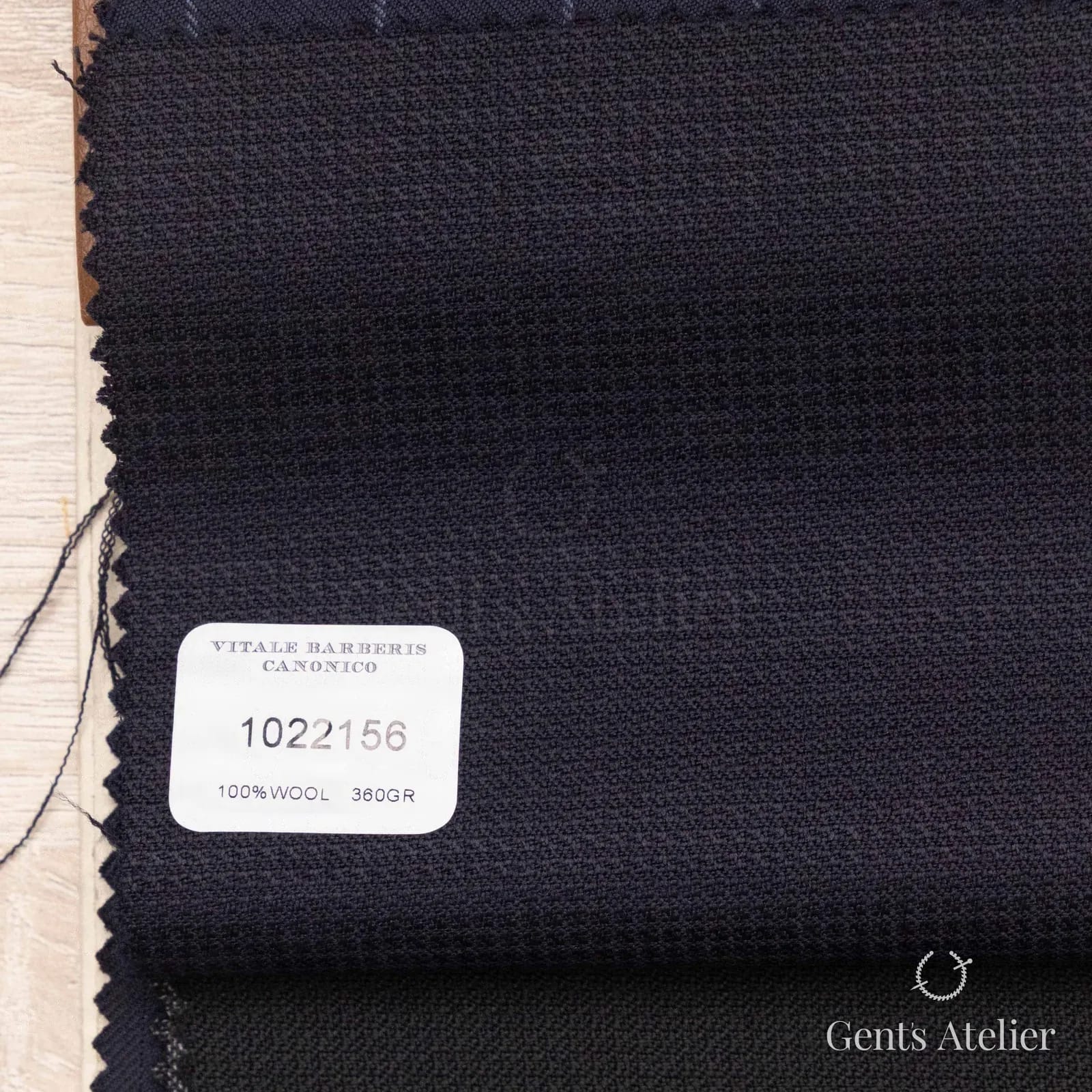 Образец ткани Vitale Barberis Canonico 1022156 с этикеткой, тёмно-синий